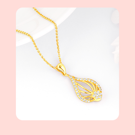 Golden Glint Pendant With Link Chain